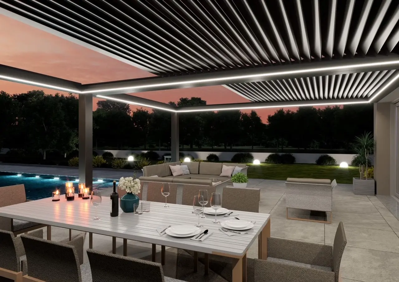 Pergola bioclimatique BT Italia à lames orientables au-dessus d'une terrasse-restaurant aménagée