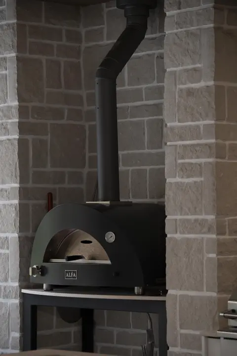 Four intégré au bois, Alpha