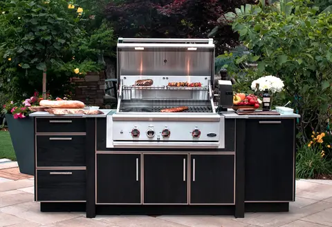 grill-island-with-food-on NatureKast-cabinets-picture-by-Koru-Creative
